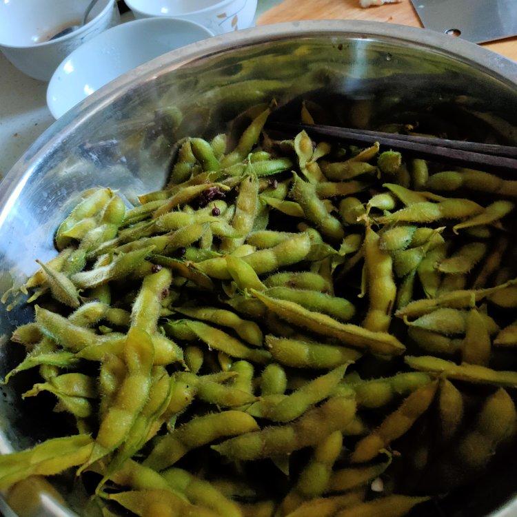 厨师长教你一道小吃：“盐水毛豆”的家常做法，好吃的停不下来