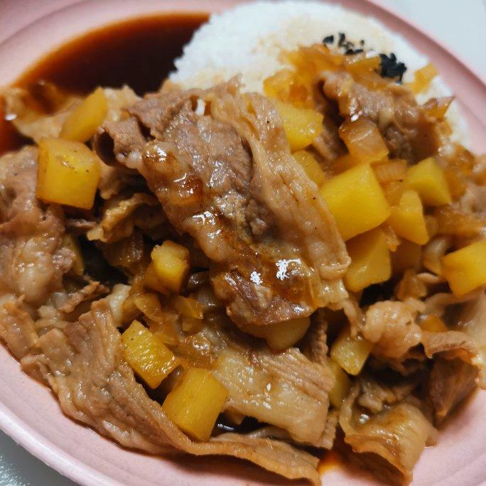 好吃到舔碗底的土豆肥牛拌饭