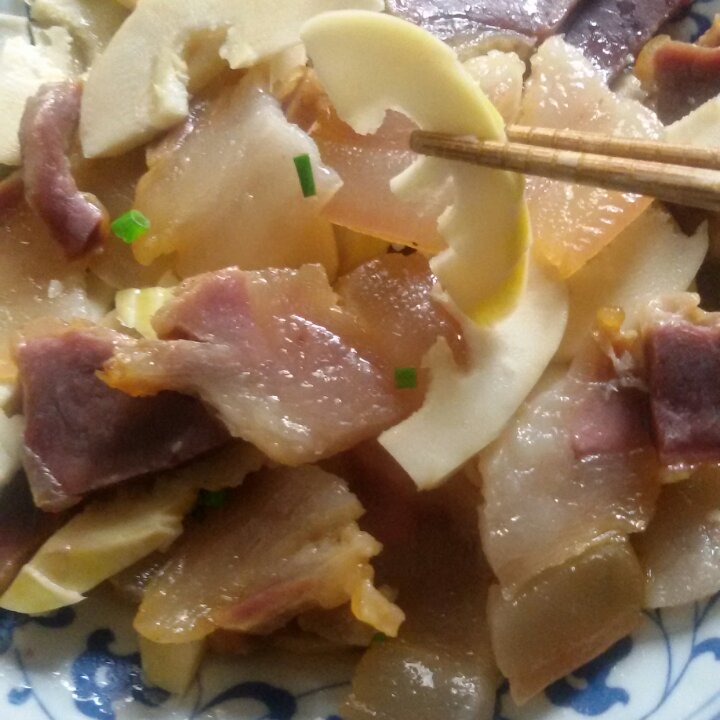 追求好味道做的咸肉蒸春笋