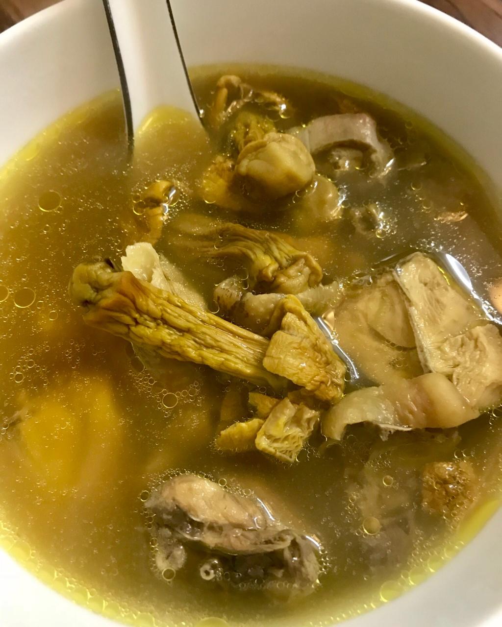 滋补姬松茸鸡汤
