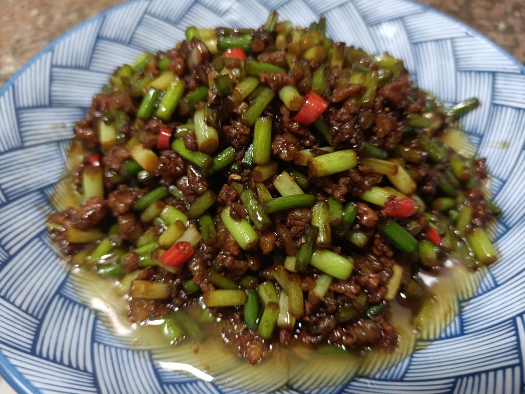 蒜苔炒肉末，三碗米饭都不够吃