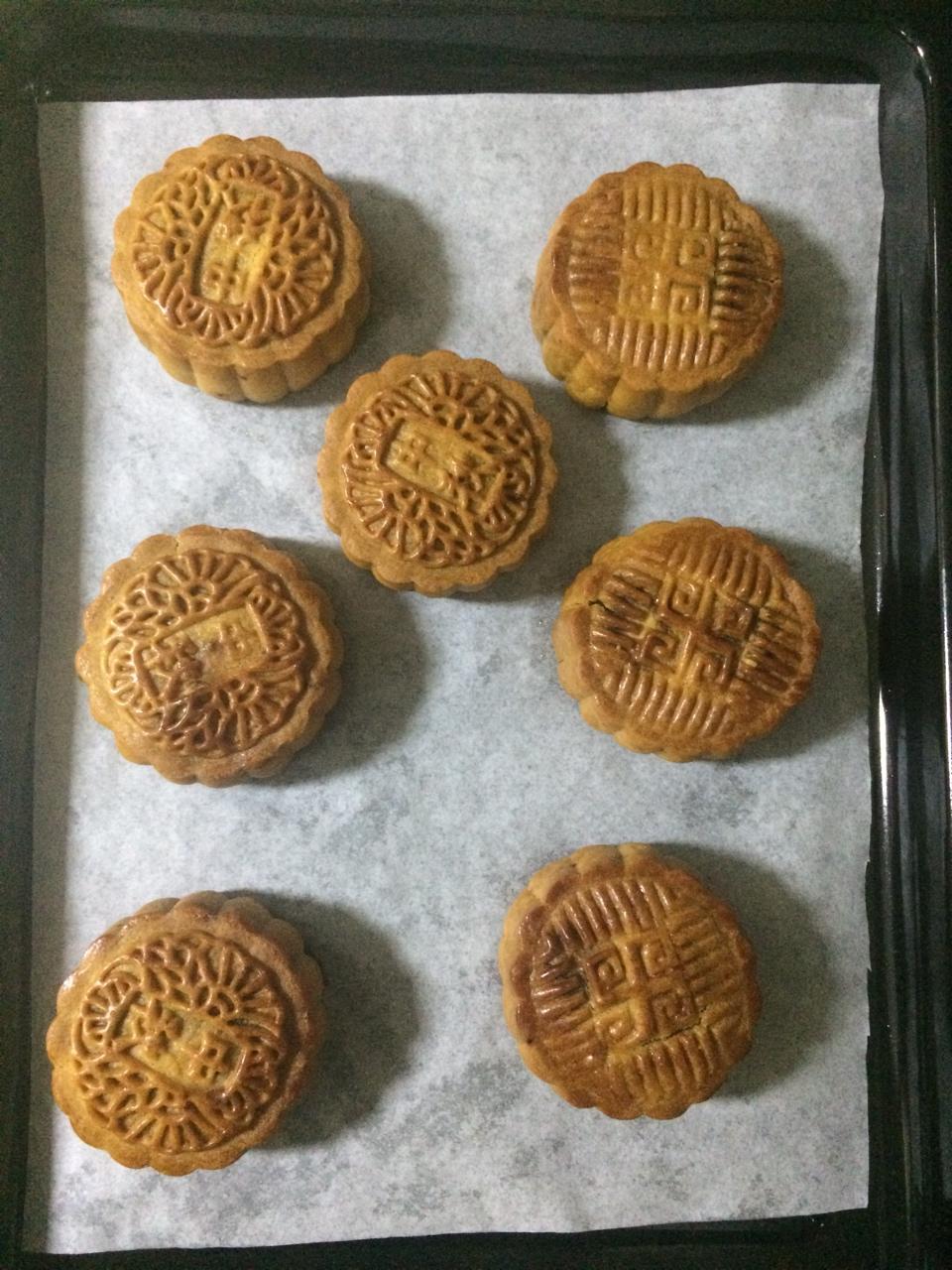 广式月饼——蛋黄莲蓉月饼