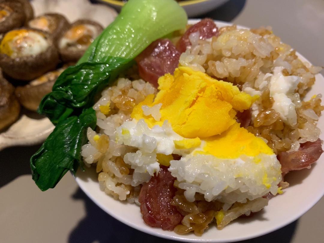 铸铁锅腊肠煲仔饭