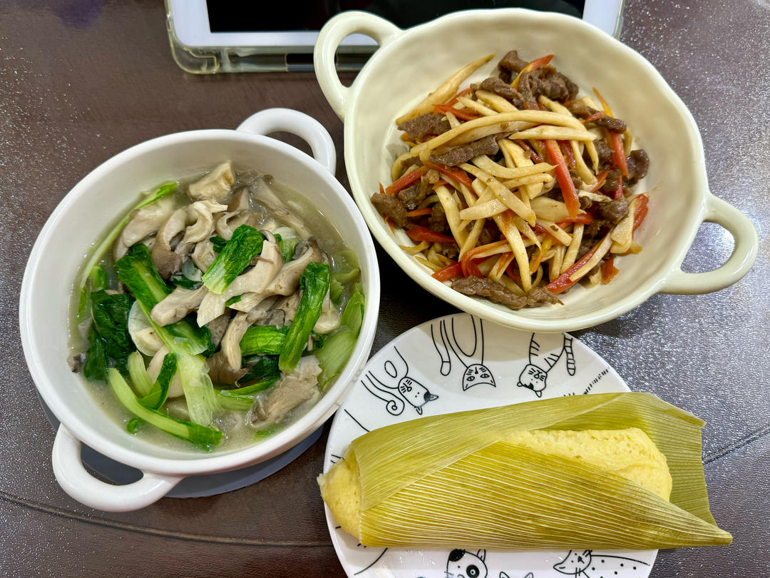茭白这样做百吃不厌，茭白炒肉