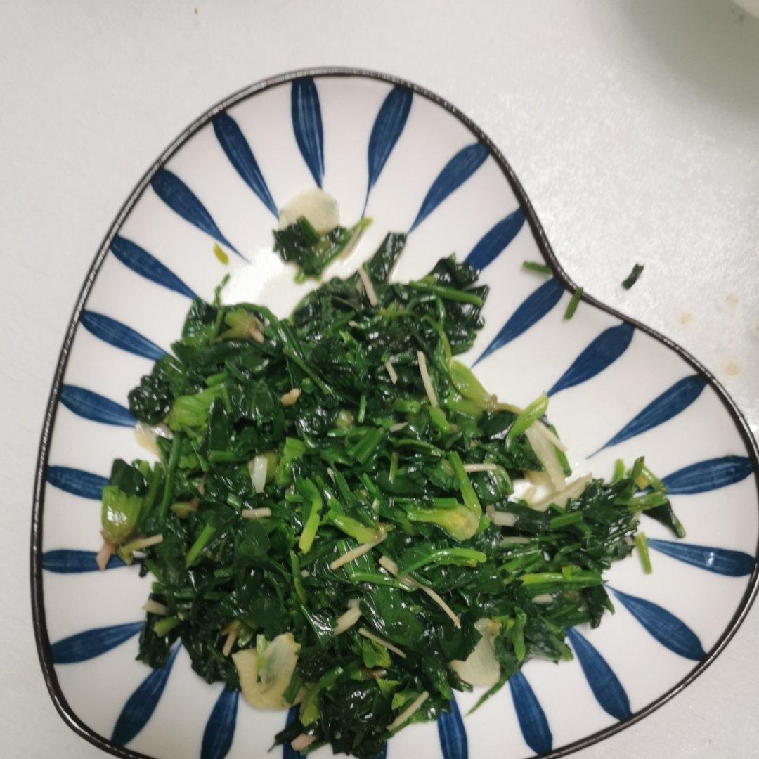 不涩口又嫩的清炒菠菜