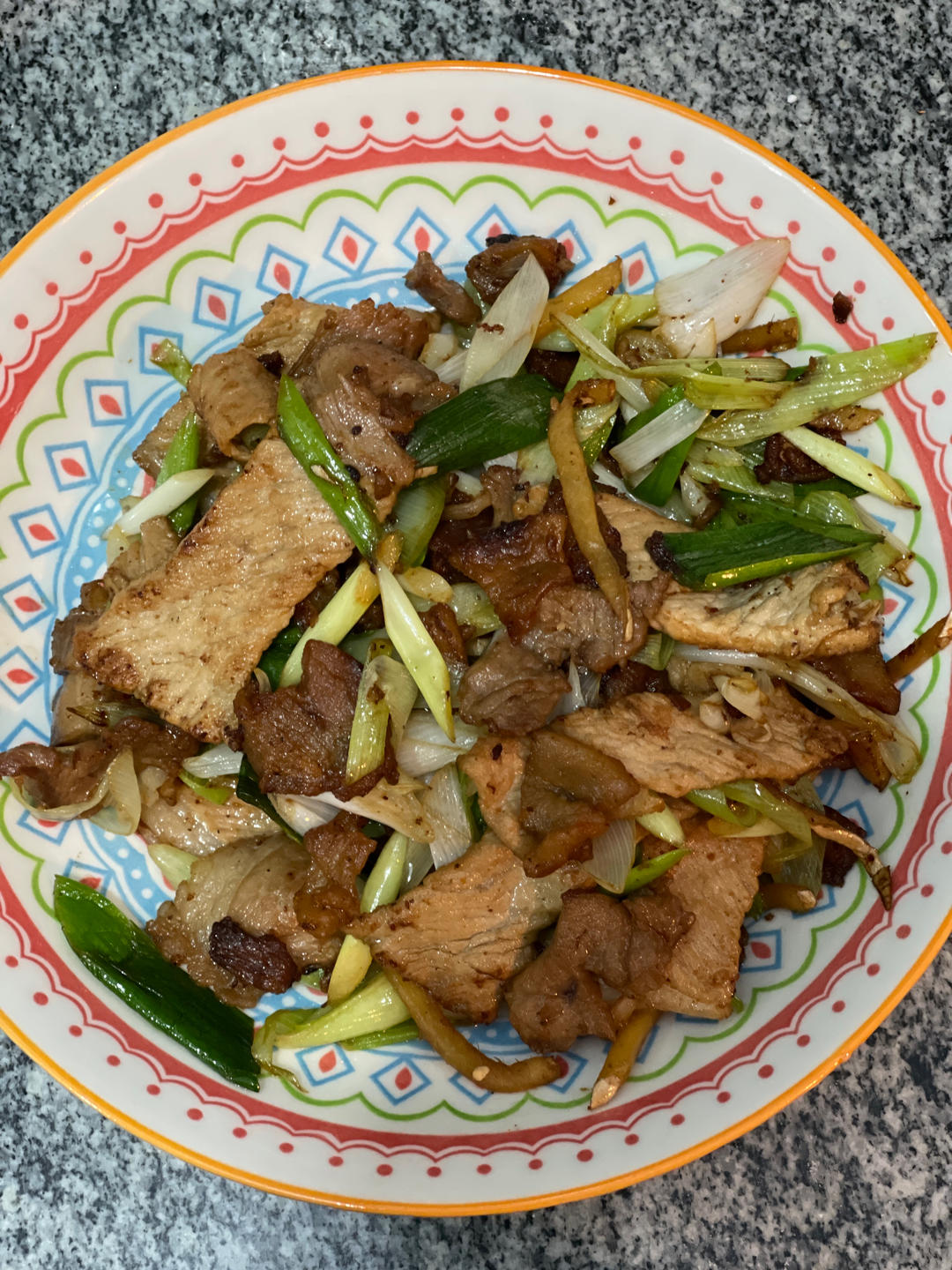 简易版超下饭 蒜苗炒肉（蒜叶炒肉）