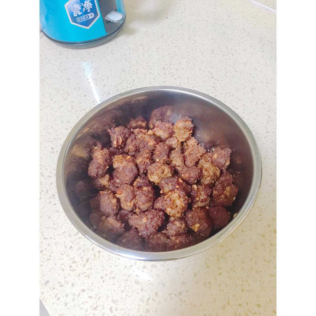 炸牛肉丸子