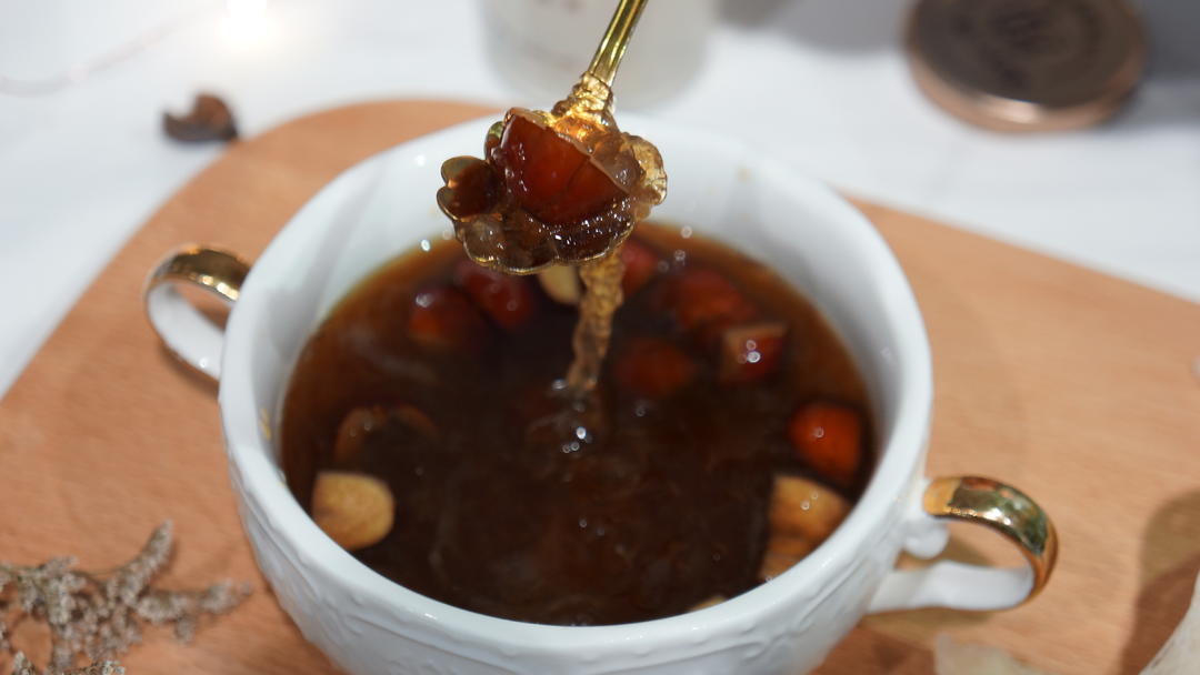 燕窝安神养心汤—养颜助眠赛红酒【易小炖燕窝厨房】