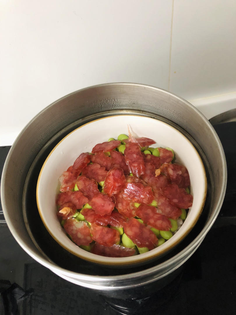 香肠蒸毛豆米（超级美味又简单）