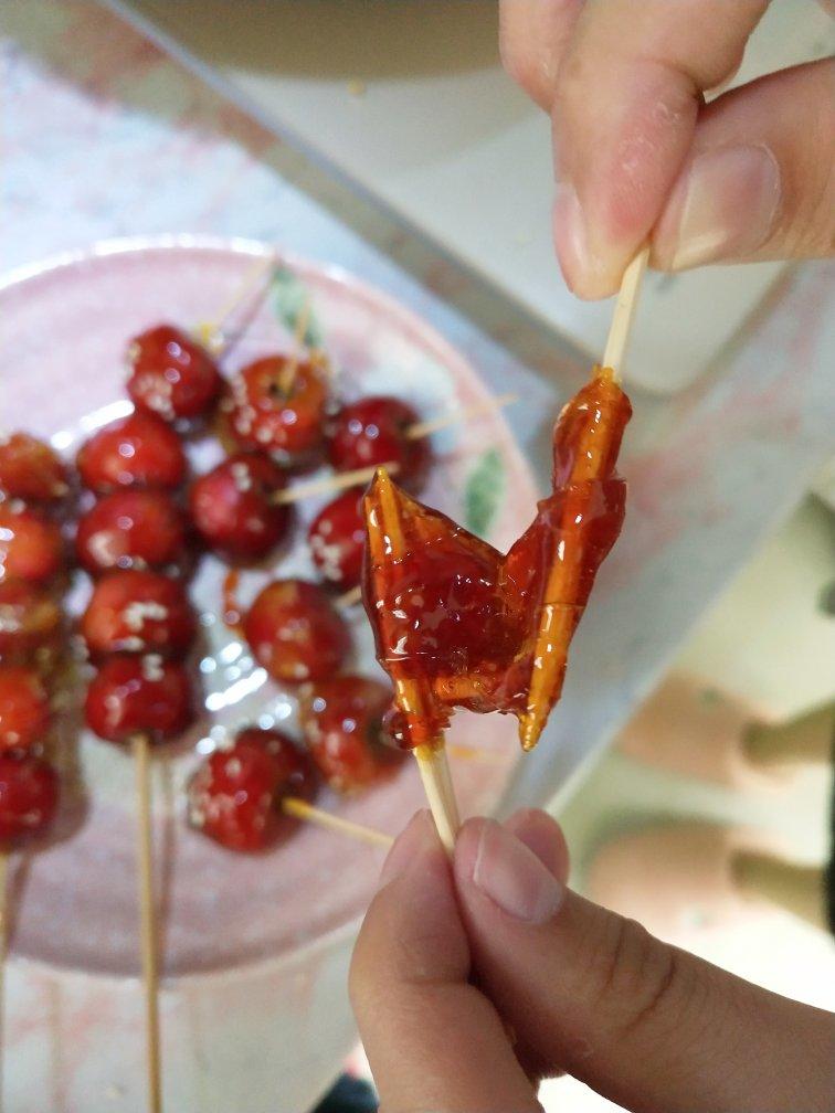 3块钱1斤的山楂，裹上糖稀做成冰糖葫芦，成本不到10元