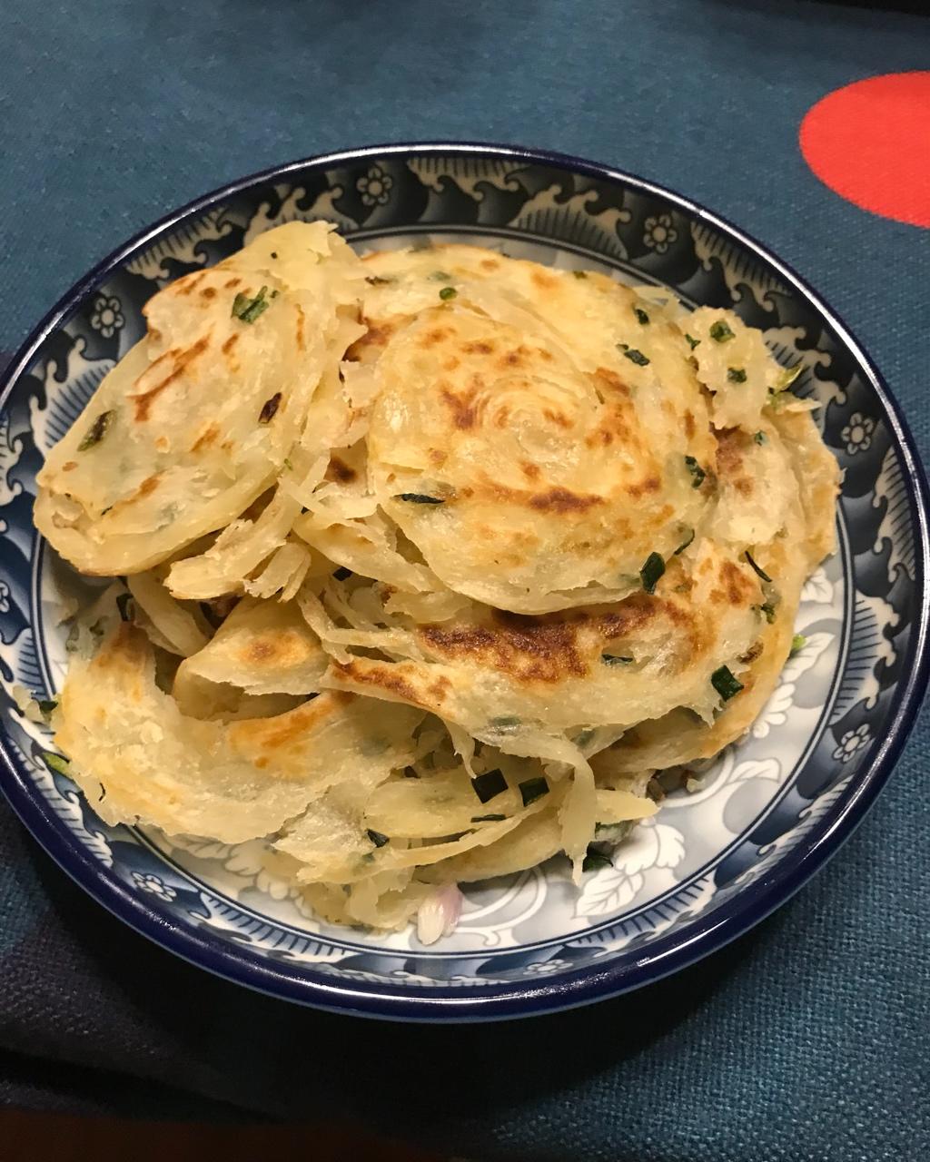堂妈教你做飘香葱油饼