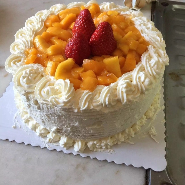 奶油水果装饰蛋糕