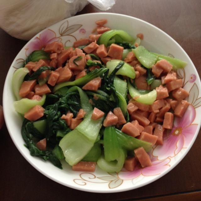 油菜炒香肠的做法