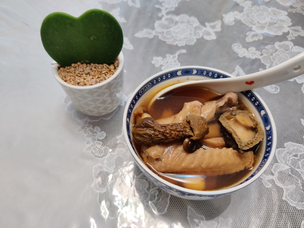 姬松茸鲍鱼炖鸡的做法 步骤5