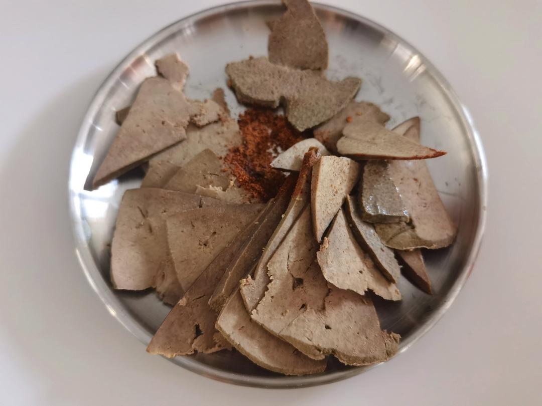 连着做了两次的盐水猪肝，下酒优秀冷盘。@坏露露的露台食光