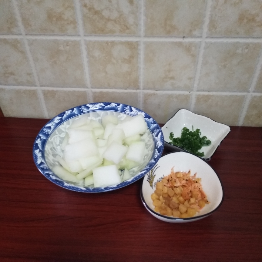 『一碗鲜』 冬瓜虾仁鲜汤的做法 步骤1