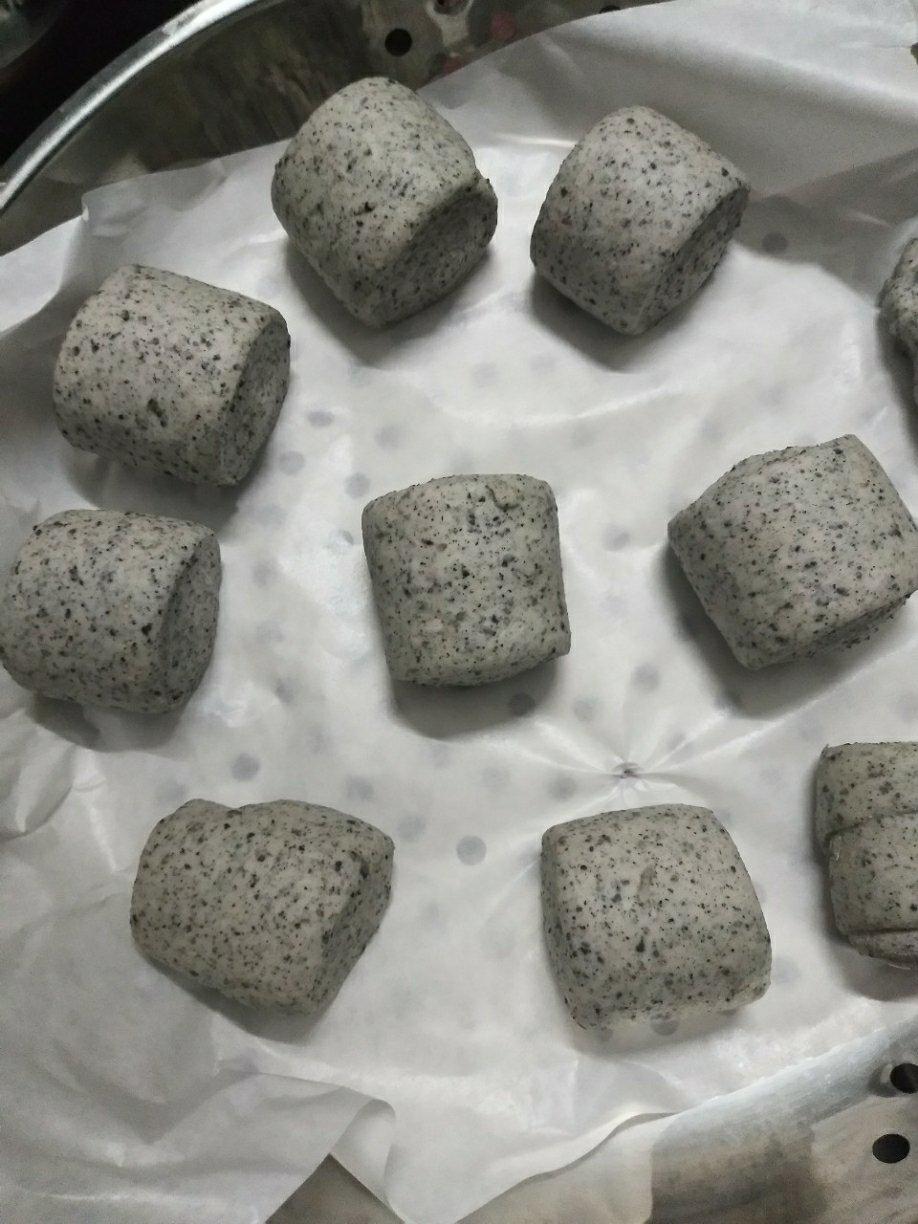 奶香黑芝麻刀切馒头