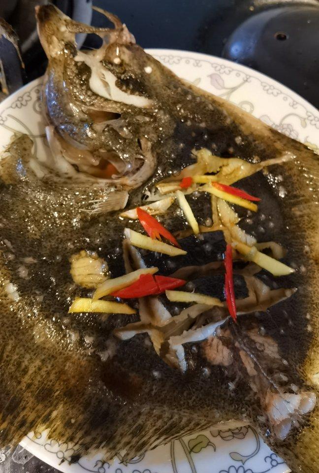 清蒸多宝鱼（黄鱼、鲈鱼、桂鱼……）