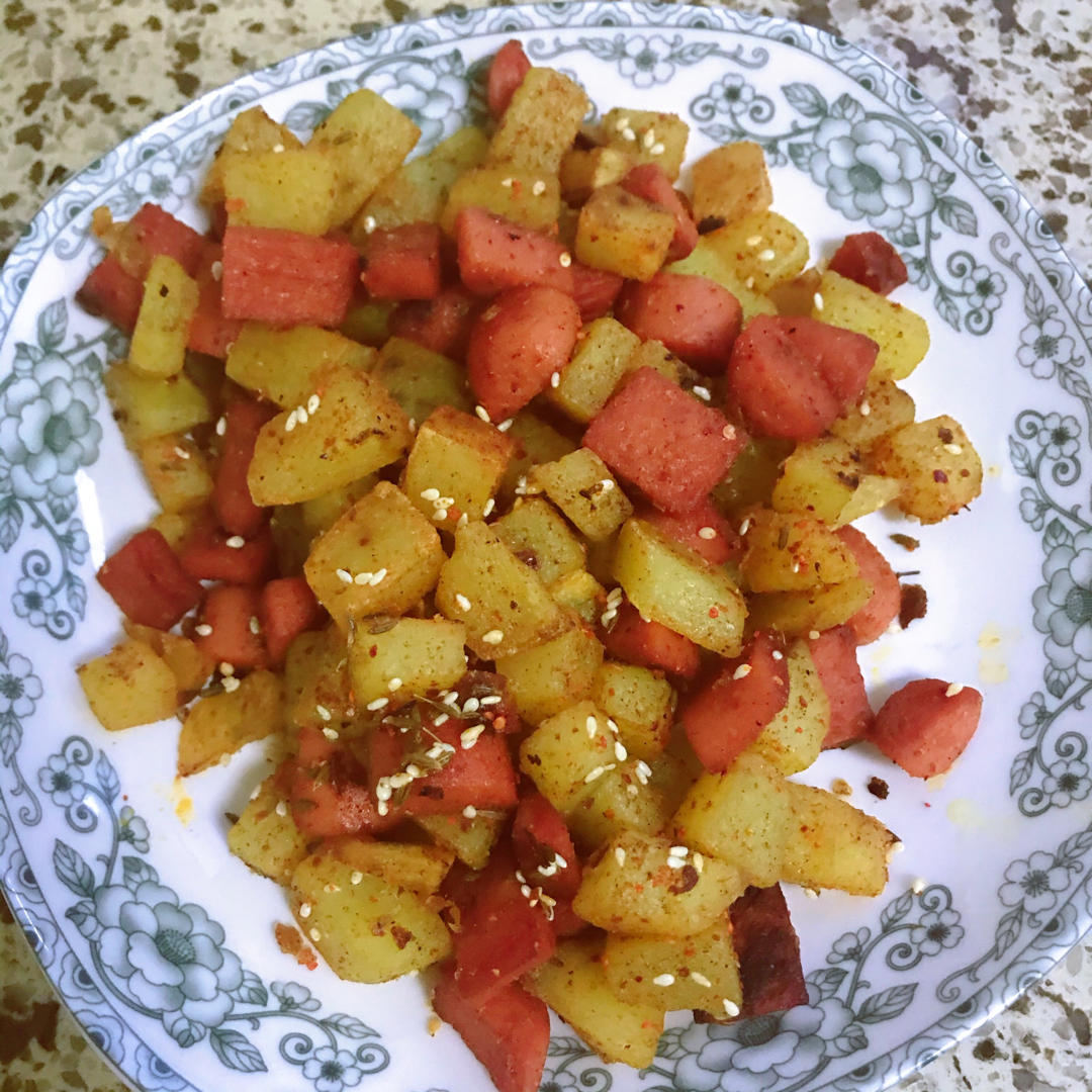 香辣过瘾❗️超好吃孜然火腿土豆丁，吃一口就沦陷❗️