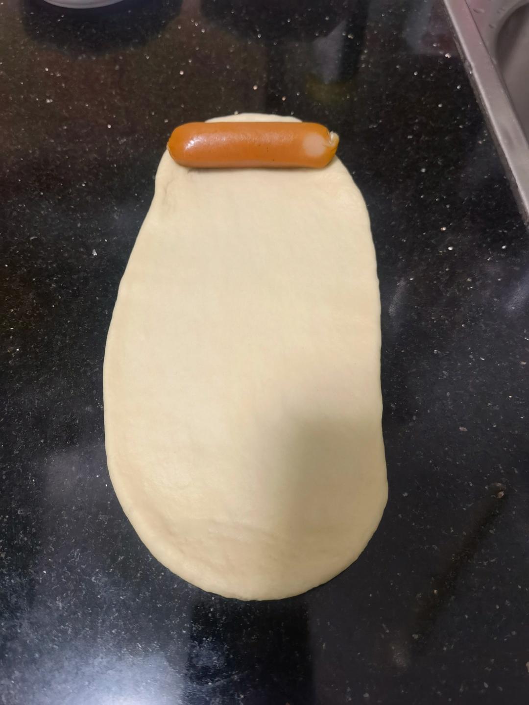 软乎乎的芝士肠仔面包，完爆面包店，放一周不硬