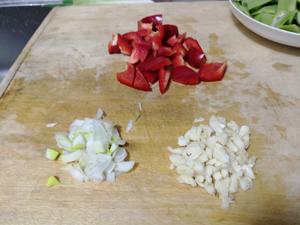 清炒扁豆角、架梅的做法 步骤2