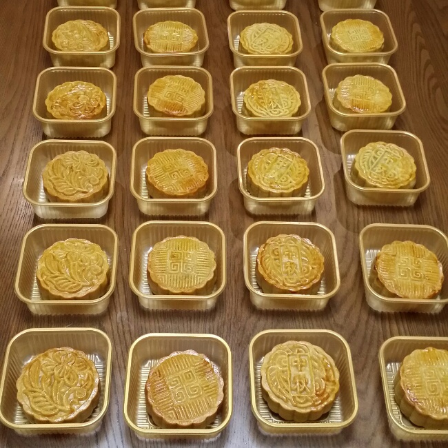 广式月饼——蛋黄莲蓉月饼