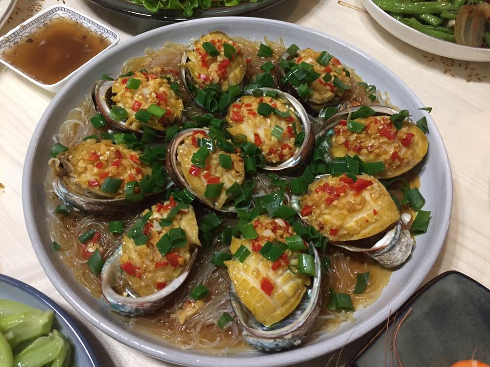 蒜蓉粉丝蒸鲍鱼