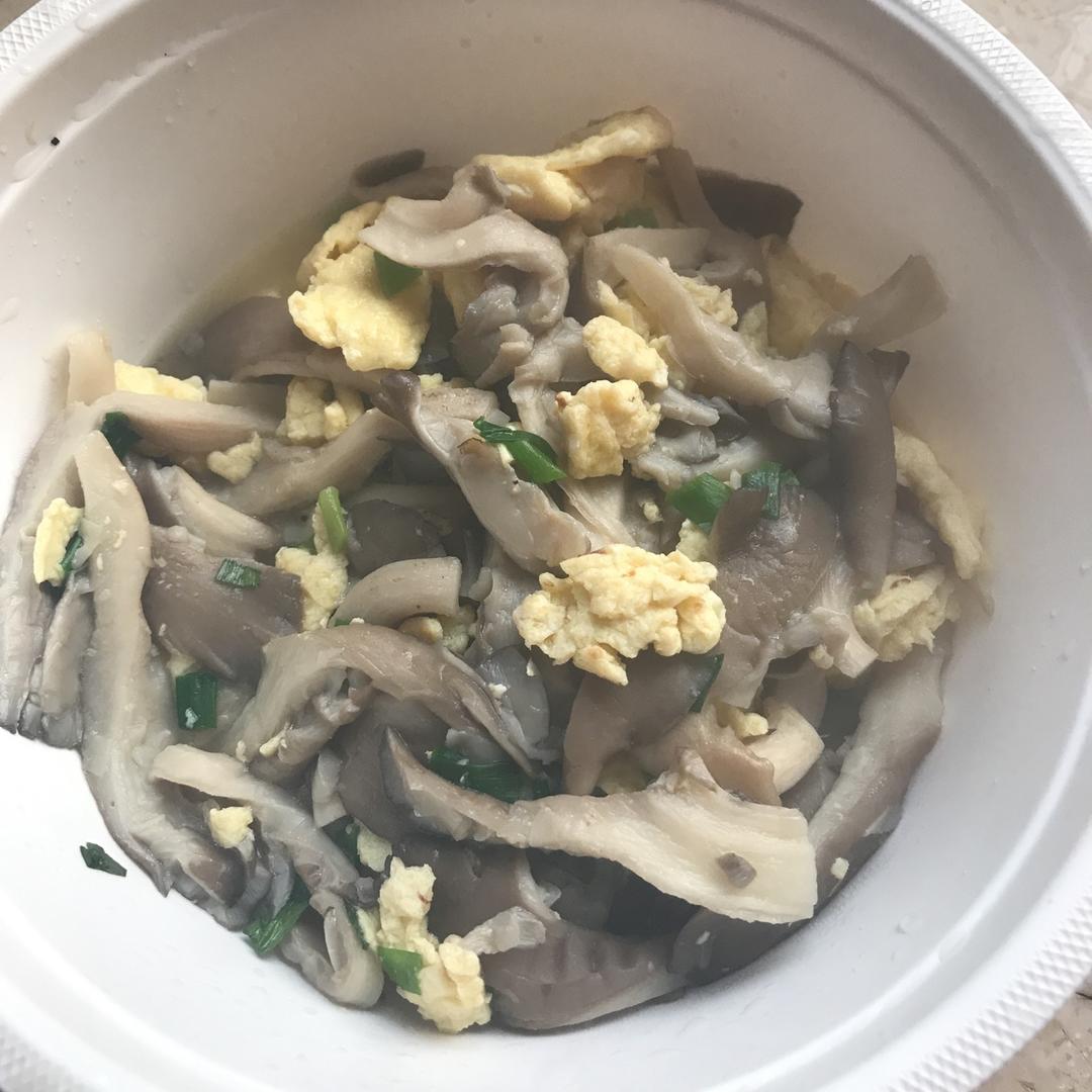 平菇炒鸡蛋