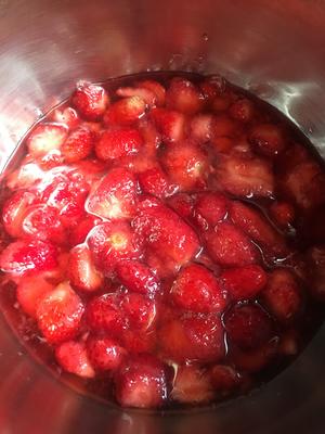 月妈家：草莓酱（附铜锣烧的配方）的做法 步骤1