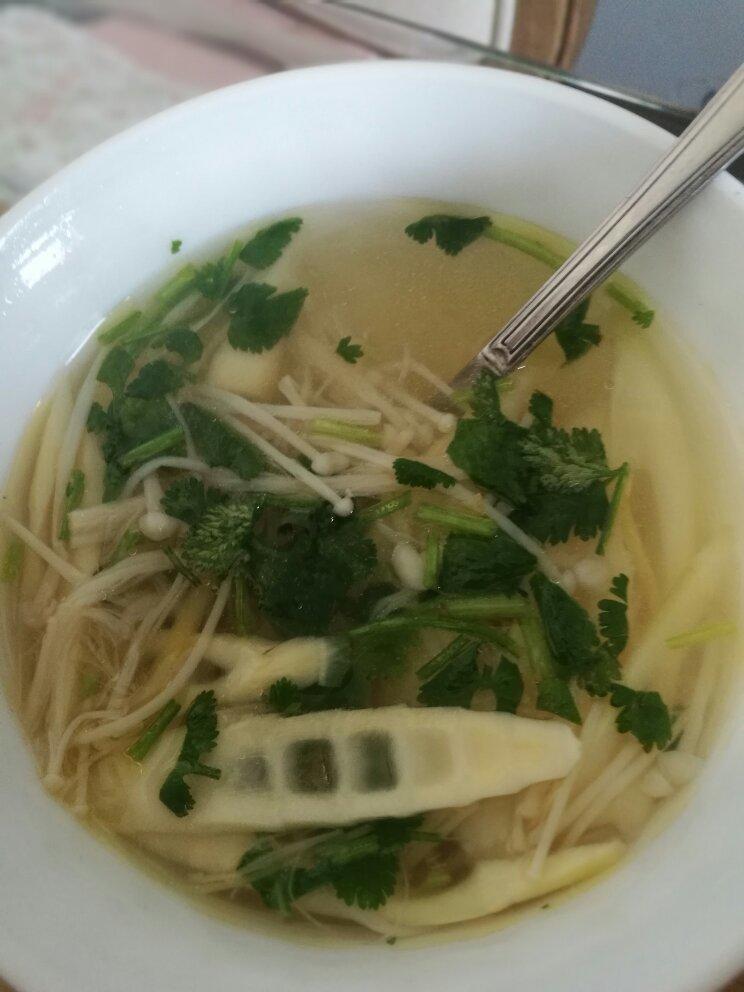 竹笋香菇汤