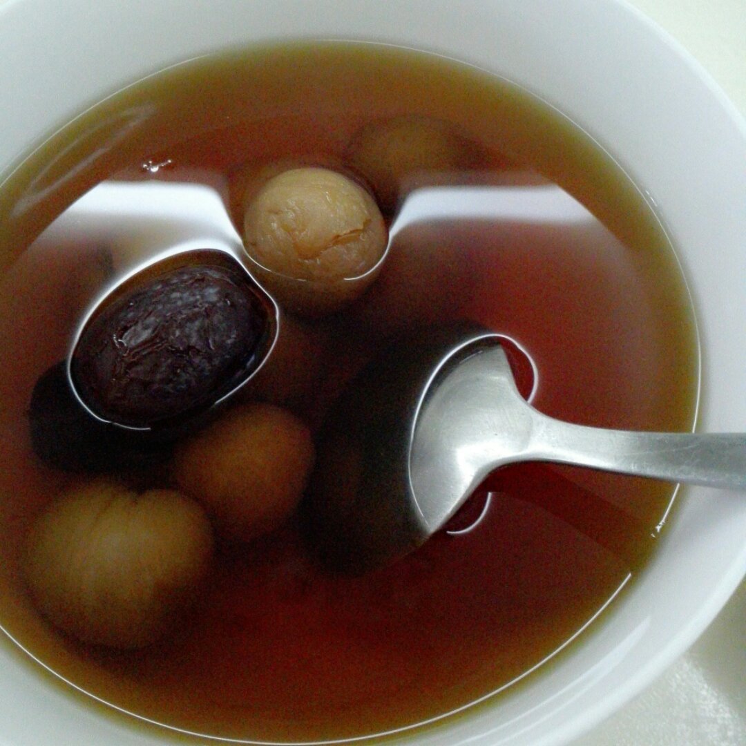 红枣桂圆枸杞红糖水
