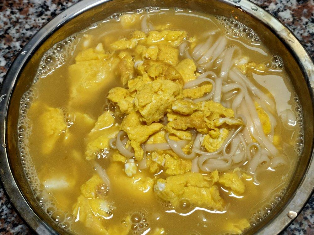 超简单美味的葱香鸡蛋面