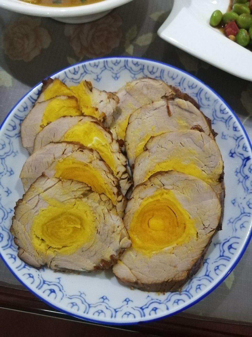 粤菜中的经典，咸蛋黄焗叉烧