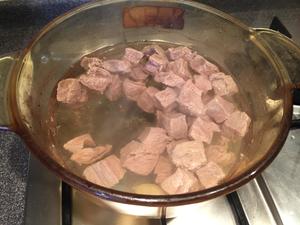 酥烂的牛肉咖喱的做法 步骤1