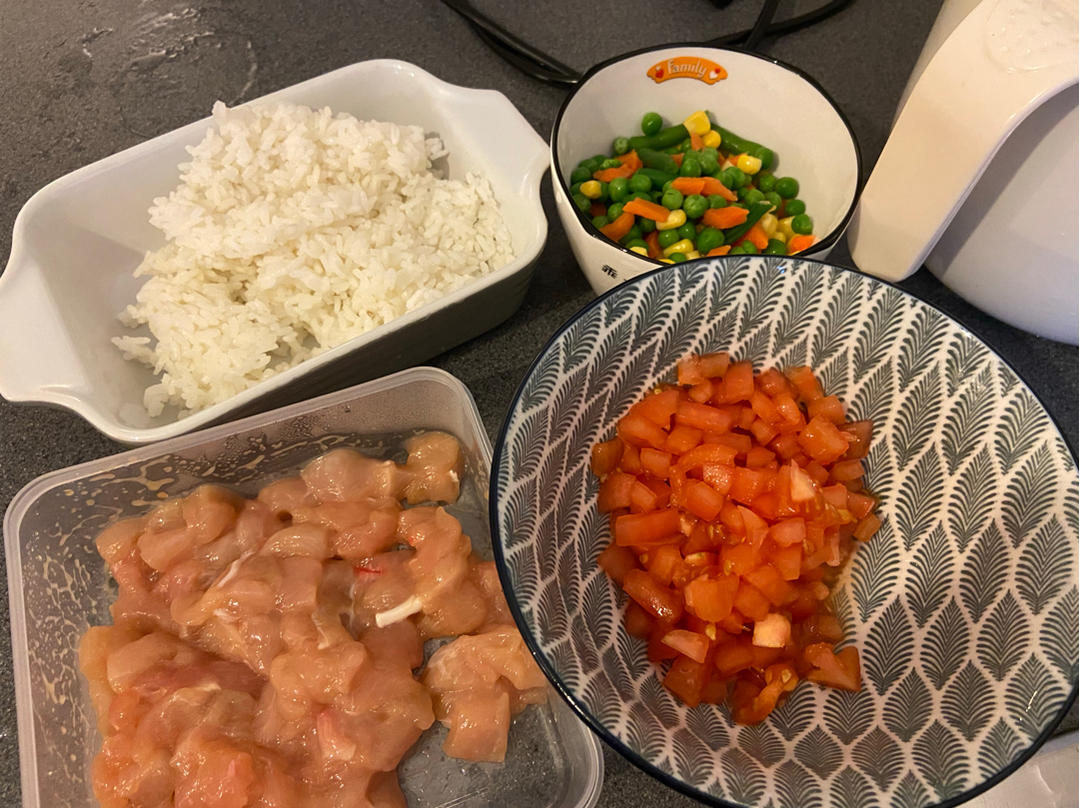 ‼️上班族懒人必备👉🏻鸡胸肉番茄芝士焗饭