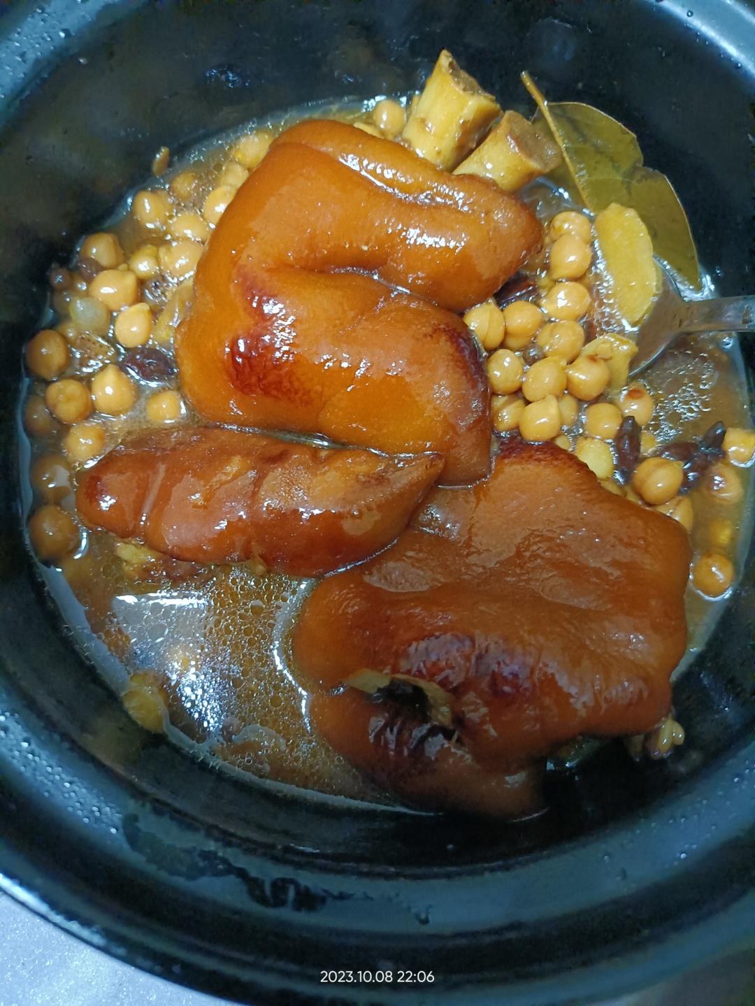 猪蹄焖黄豆（砂锅版）