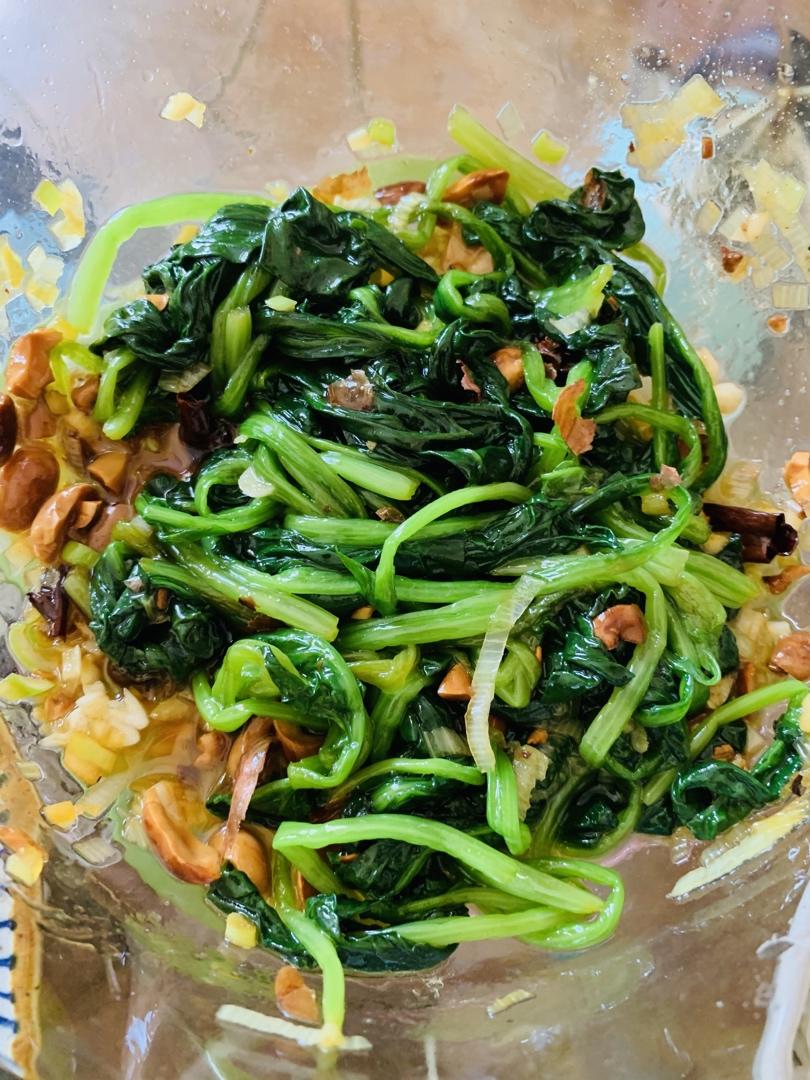 凉拌菠菜(家传秘方)