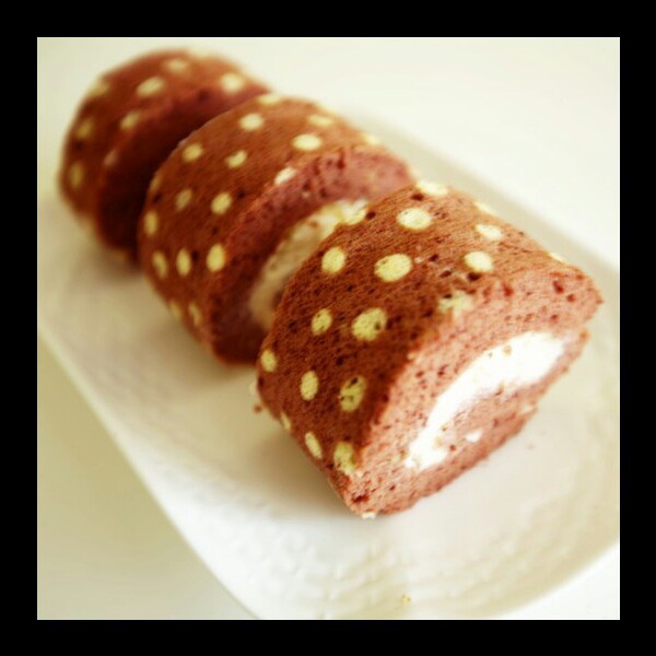 可可奶油波点蛋糕卷