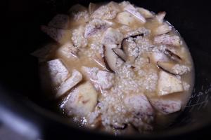 香菇芋头炊饭·素的做法 步骤3