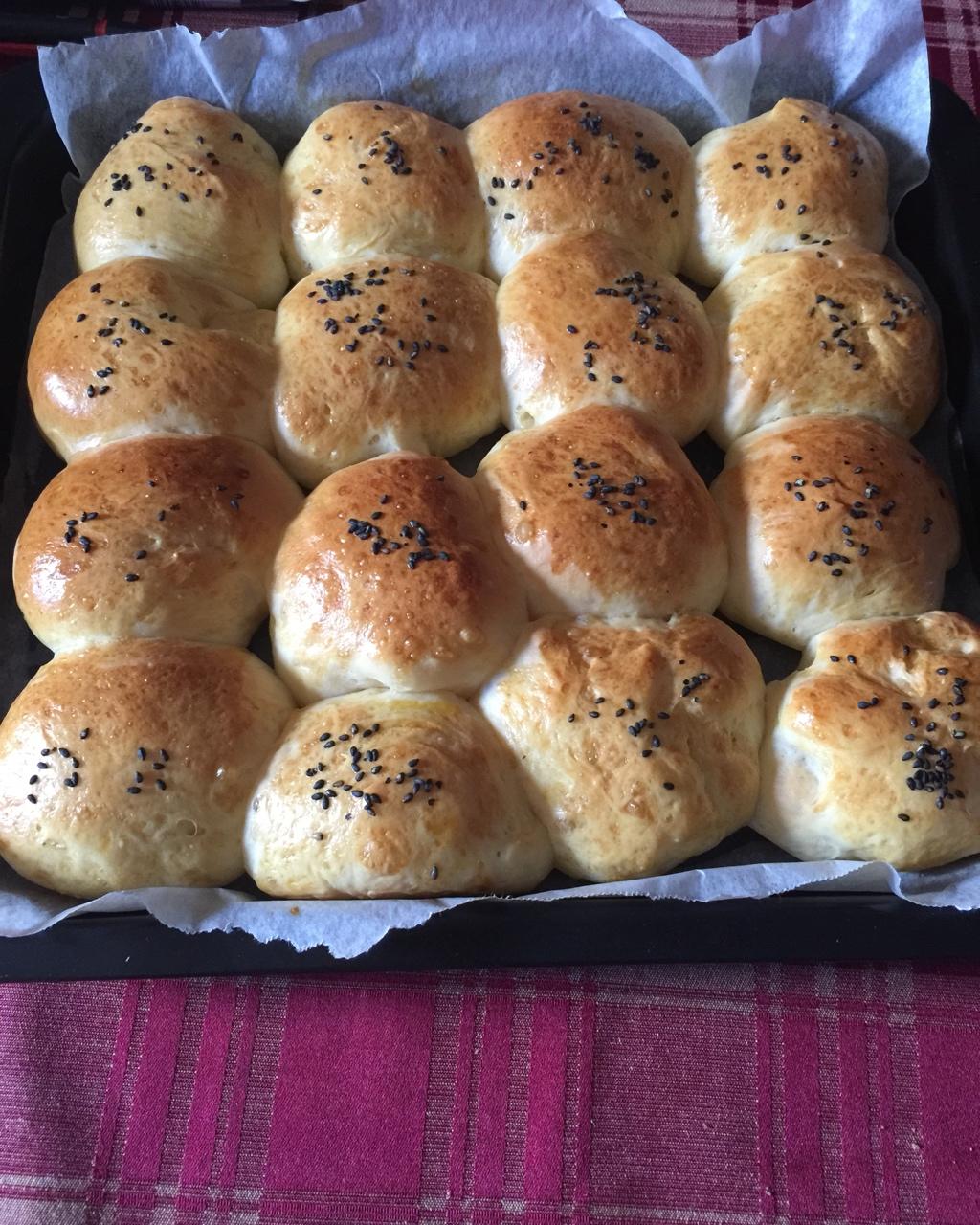 大人小孩都爱不释口的【蜂蜜牛奶小餐包】
