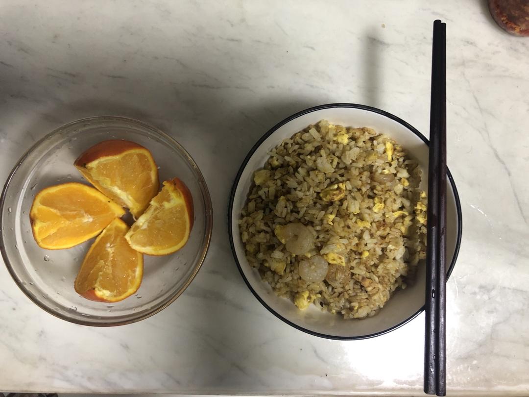 粒粒分明虾仁蛋炒饭