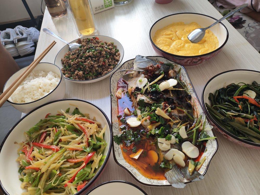 新手家常蒸鱼（附鲜美小秘诀）