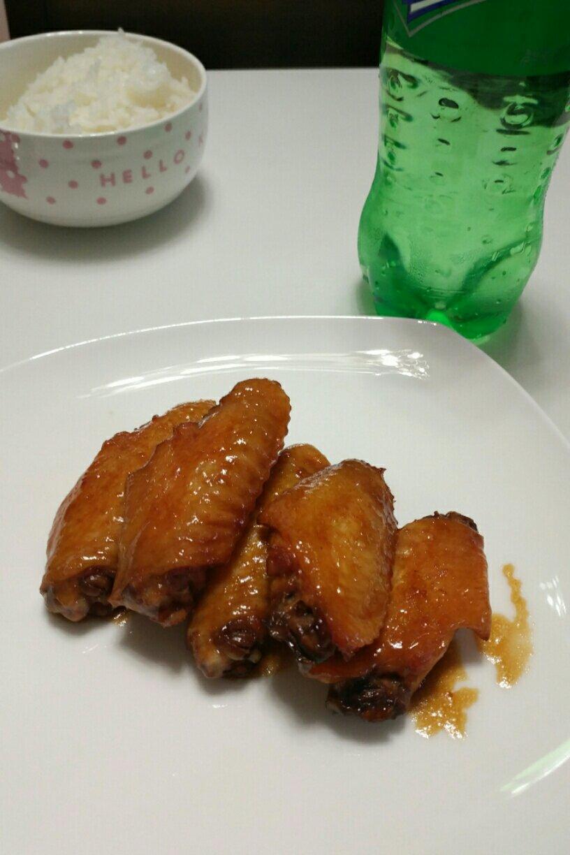 我家小妞初长成做的雪碧鸡翅