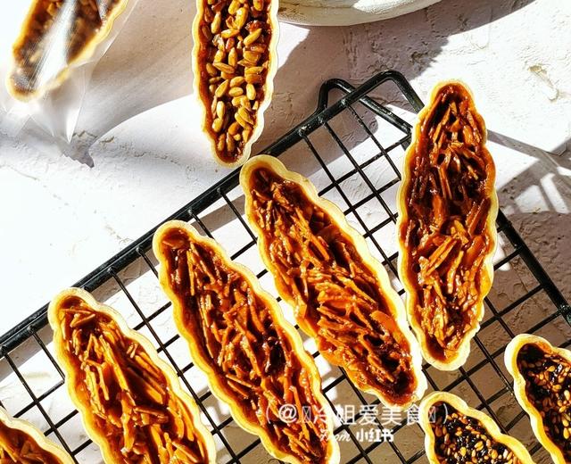 强烈推荐的网红美食🔥三种口味焦糖糯米船的做法