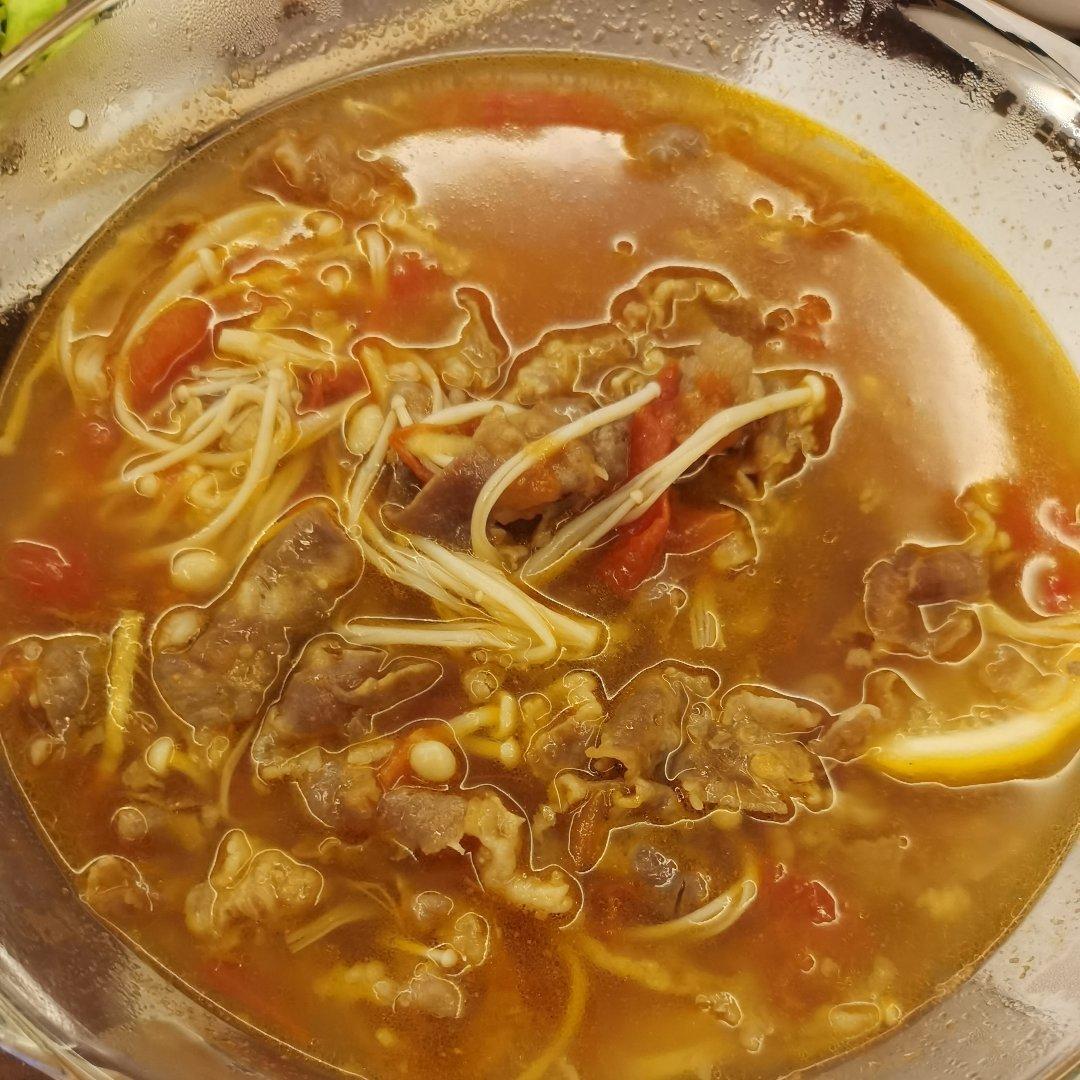 金针菇肥牛番茄锅
