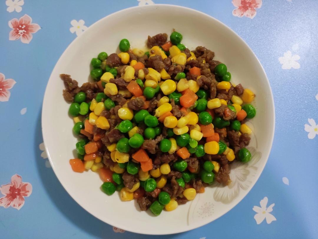营养鸡胸肉加上丰富蔬菜——鸡胸肉炒三丁