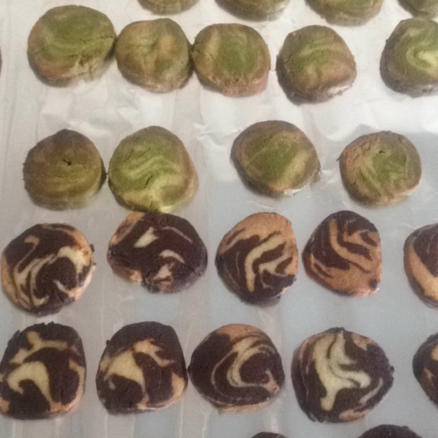 双色大理石纹饼干制作方法（花纹整形详细图解版）