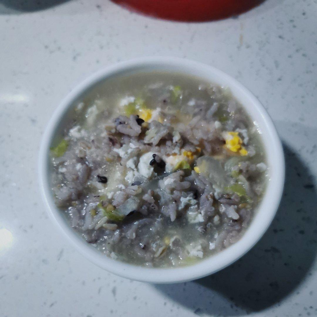 《昨日的美食》之味噌风味萝卜半熟蛋炊饭