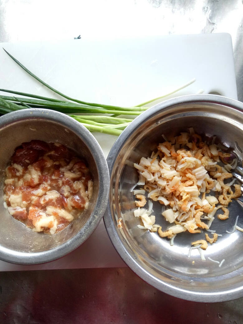 鲜香绵滑海米干贝猪肉粥的做法 步骤1
