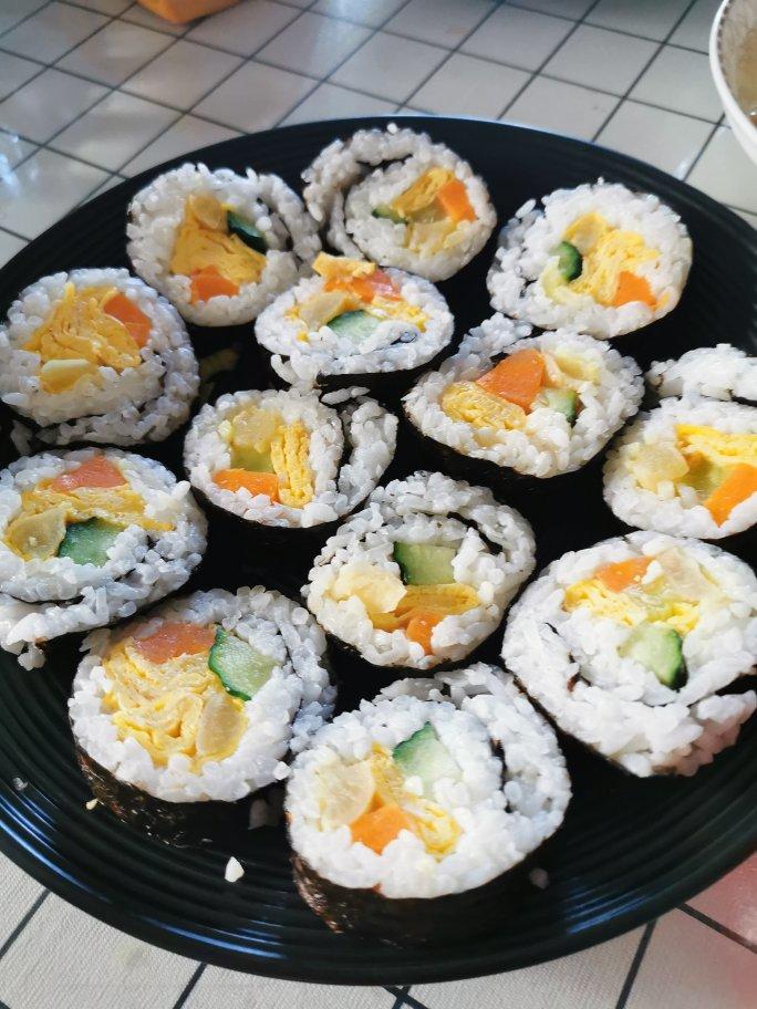 自制寿司（含寿司醋配方和超详细寿司卷法）